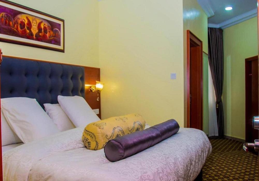 Esther Court Hotel Akure Ngoại thất bức ảnh